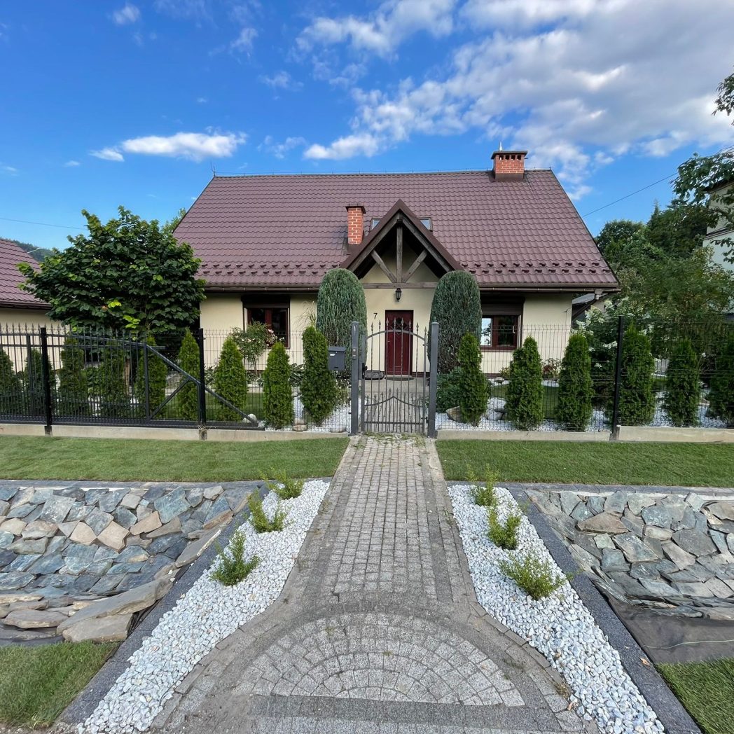 37bb04b9-3f23-4fa7-8100-cd0a3047d589