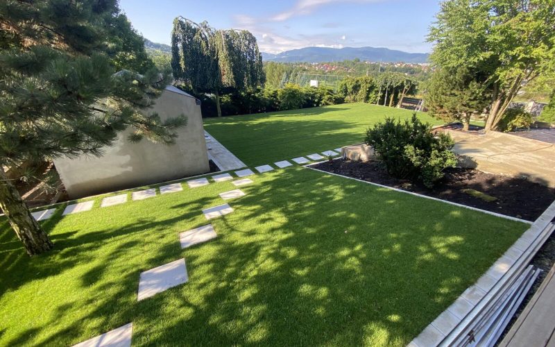 gotowy trawnik z rolki