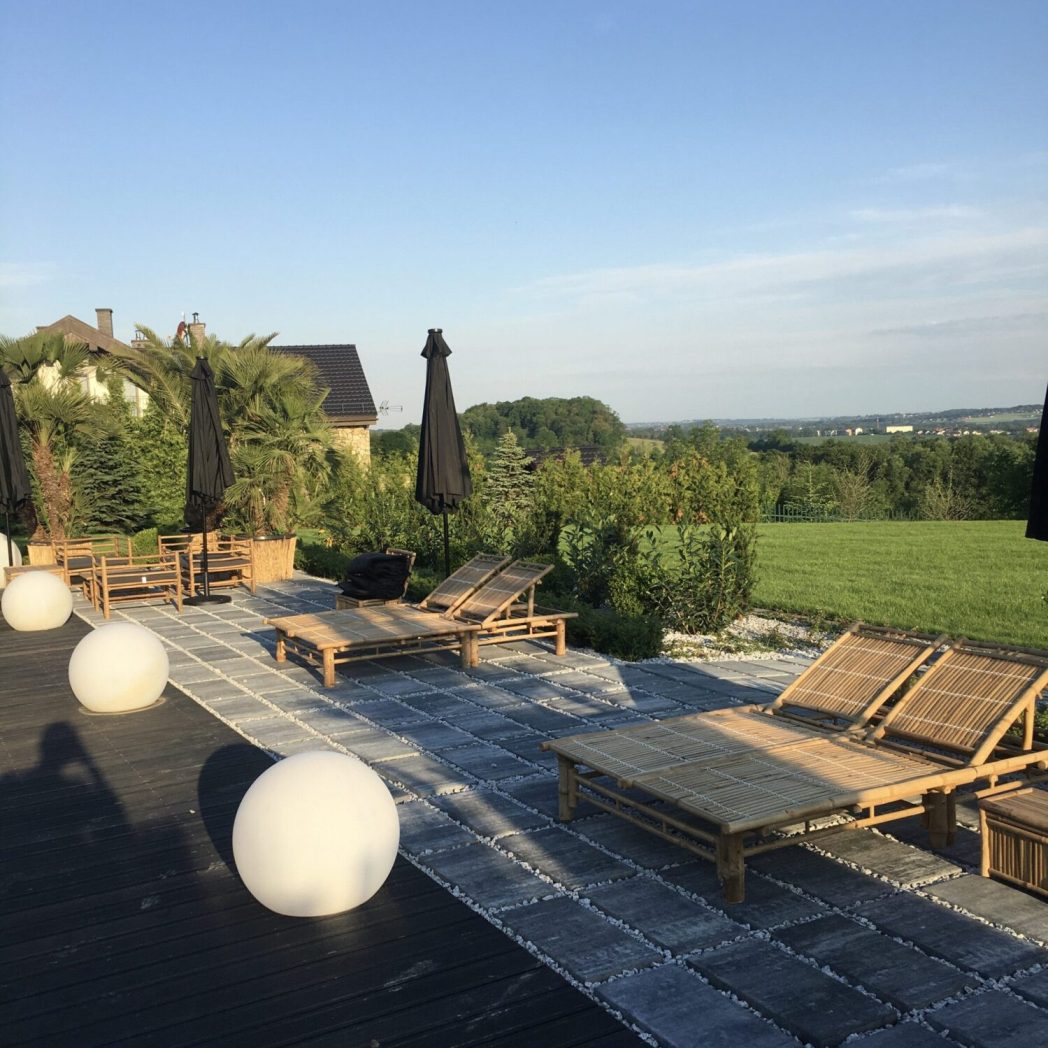 strefa relaksu w ogrodzie